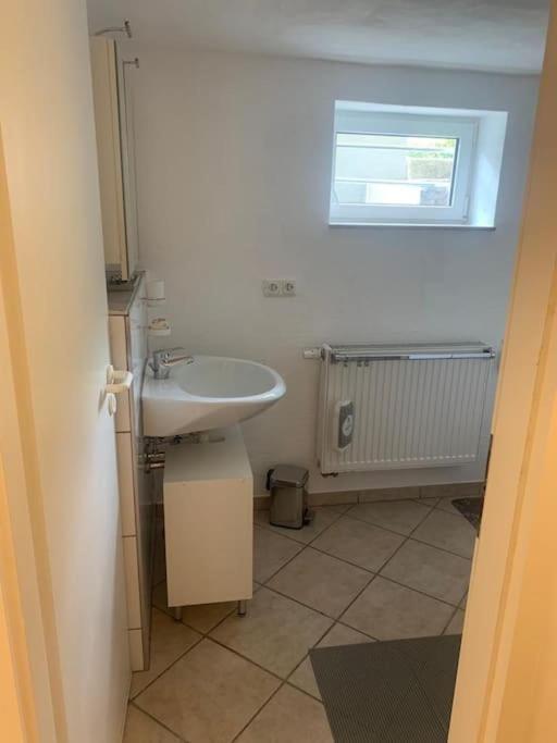Апартаменты Souterrain Whg Im Einfamilienhaus -Zentral In Frankfurt Франкфурт-на-Майне Экстерьер фото